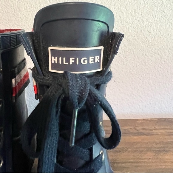 Tommy Hilfiger Toniee Lace-Up Leather Sole TH Logo Rain Boots. Size 6. - Picture 10 of 13